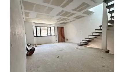 Sobrado com 3 quartos à venda em Imirim - SP