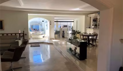 Casa térrea com 4 quartos à venda em Jardim Franca - SP
