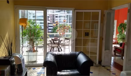 Condomínio com 4 quartos à venda em Jardim Vitória Régia - SP