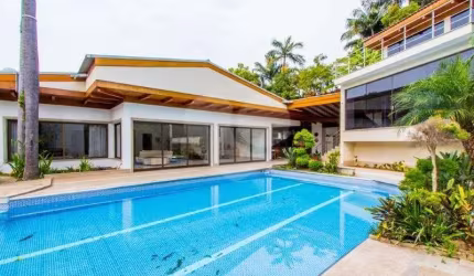 Casa térrea com 5 quartos à venda em Jardim Marajoara - SP