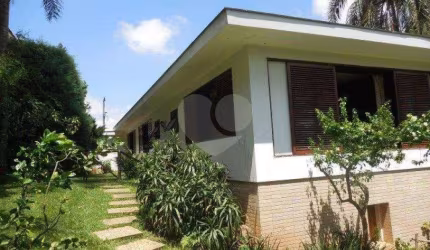 Casa com 6 quartos à venda em Vila Irmãos Arnoni - SP