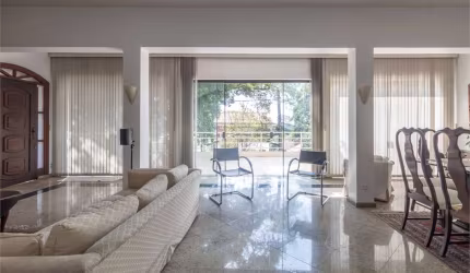 Casa com 3 quartos à venda em Vila Romana - SP