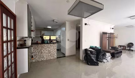 Sobrado com 4 quartos à venda em Vila Cordeiro - SP