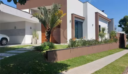 Casa térrea com 4 quartos à venda em Moinho Velho - SP