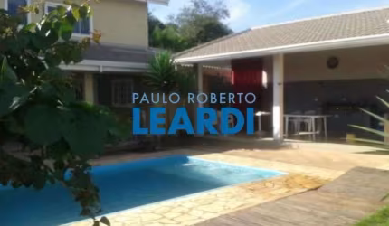 CASA ASSOBRADADA - VITÓRIA RÉGIA - SP