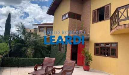 CASA ASSOBRADADA - JARDIM ITAPERI - SP