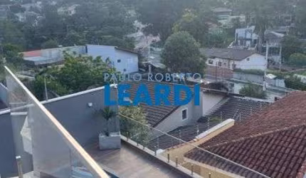 CASA ASSOBRADADA - JARDIM JARAGUÁ - SP
