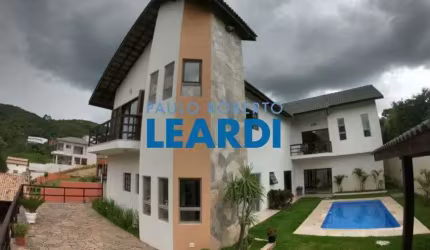 CASA ASSOBRADADA - PORTÃO - SP