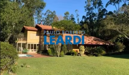 CASA EM CONDOMÍNIO - MASCATE - SP