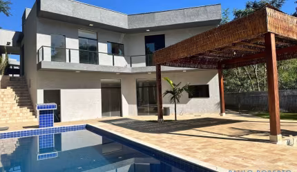 Espetacular Casa em Condomínio Fechado em Atibaia/SP
