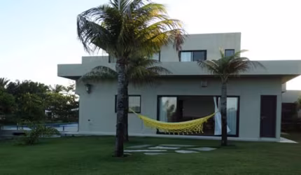 Casa 4 Suítes em Busca Vida