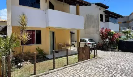 Excelente casa com 4/4 no bairro de Pitanqueiras