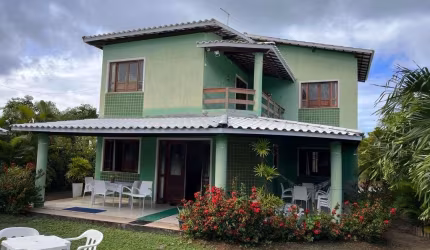 Sobrado 4/4 com piscina em Itacimirim