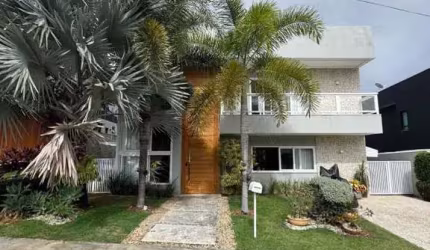Sobrado 4 suítes com piscina em Alphaville