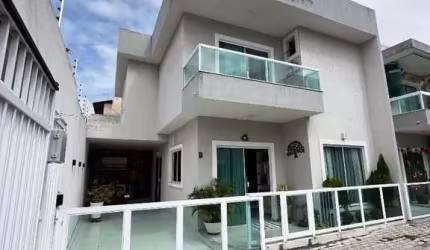 Sobrado 3 suítes em Pitangueiras