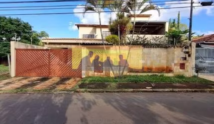 Casa a Venda, 3 Quartos, 1 Suíte, 4 Vagas, 420M², Jardim do Sol, Campinas - SP