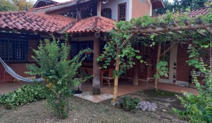 Belíssima casa no Guará !