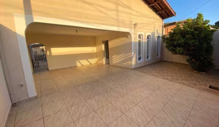 À Venda: Amplo Imóvel no Bairro Parque Taquaral, Campinas com 3 Quartos (1 Suíte), 3 Banheiros. Localização Privilegiada
