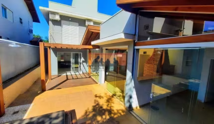 Casa à venda 3 Quartos, 3 Suites, 2 Vagas, 300M², Parque Rural Fazenda Santa Cândida, Campinas - SP