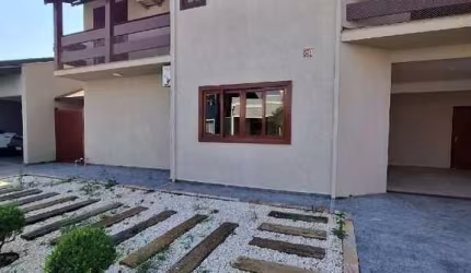 CASA PARA LOCAÇÃO EM CONDOMÍNIO FECHADO – EXCELENTE LOCALIZAÇÃO!