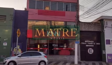 Prédio comercial no centro com elevador