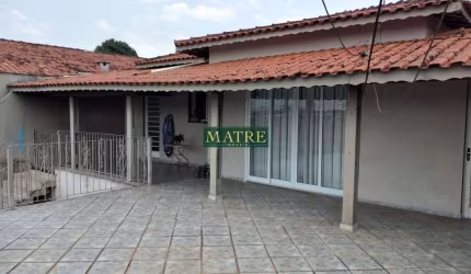 Casa espaçosa no bairro Santa Luzia