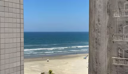 Apartamento em Praia Grande, na Ocian 50 metros da Praia.