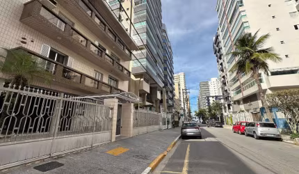 Kitnet em Praia Granda, no Canto do forte 36 m2 apenas 200 metros da Praia.