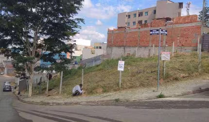 TERRENO DE ESQUINA PARA LOCAÇÃO NO JARDIM DOS ALTOS - BARUERI