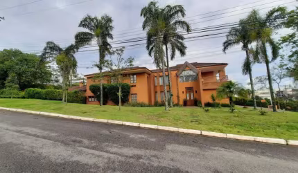 CASA A VENDA NO TAMBORÉ 3 - 475M² .