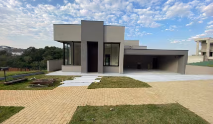 CASA SEMI TERREA A VENDA - COND BURLE MAX - ALPHAVILLE