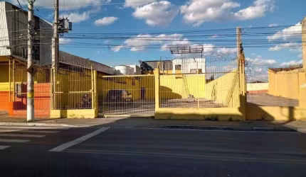 ALUGA-SE PONTO COMERCIAL DE 396 M² - CARAPICUÍBA