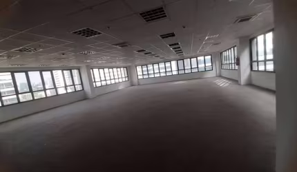 ALUGA-SE SALA COMERCIAL 242 M² - ALPHAVILLE