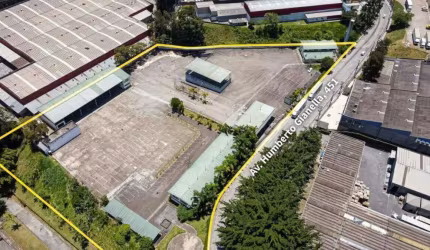 PÁTIO PAVIMENTADO DE 17.771 M² COM PRÉDIO DE ESCRITÓRIO EM BARUERI