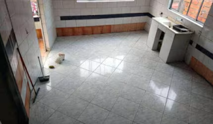IMÓVEL PARA RENDA COM 5 CASAS E 2 SALÕES COMERCIAIS