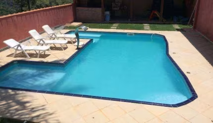CASA A VENDA NO GRANJA VIANA - COND: GRANJA CAIAPIÁ - CINCO DORMITÓRIOS