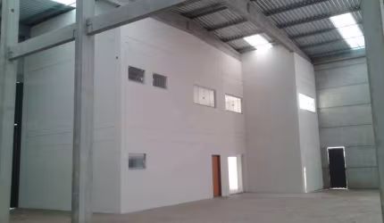 Galpão para Venda ou Locação no Centro Empresarial Castelo B