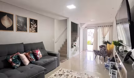 Lindo geminado no Saguaçu para morar
