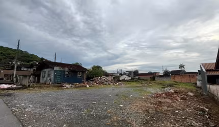 Terreno à venda ou permuta no Bom Retiro.