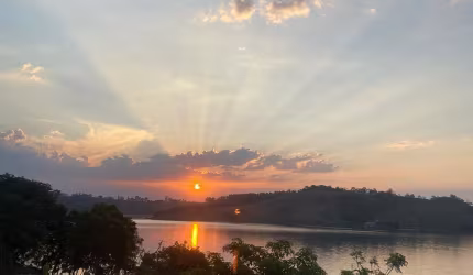 Linda casa em Condomínio beira da Lagoa do Funil