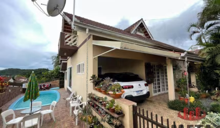 Casa com 3 dormitórios à venda, 180 m² por R$ 400.000,00 - Paranaguamirim - Joinville/SC