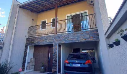 Casa com 2 dormitórios à venda, 120 m² por R$ 670.000,00 - Espinheiros - Joinville/SC