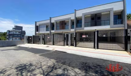 Sobrado com 3 dormitórios à venda, 105 m² por R$ 667.736,00 - Bom Retiro - Joinville/SC