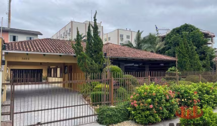 Casa com 4 dormitórios à venda, 300 m² por R$ 1.680.000,01 - Santo Antônio - Joinville/SC