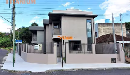 Sobrado Novo, com 3 dormitórios, sendo uma suíte.