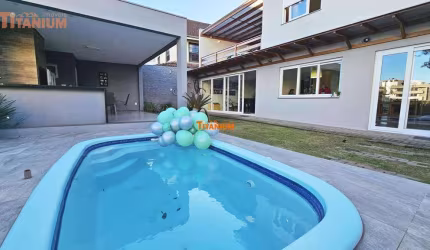 Casa à venda em Novo Hamburgo, Rio Branco - Piscina, churrasqueira, closet, semi mobiliado!