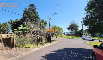 Terreno de esquina com 330 m2 à venda em Novo Hamburgo.