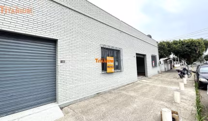 Prédio Comercial no Bairro Industrial