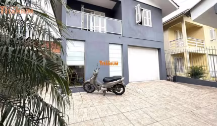 Casa Residencial com Piscina e Churrasqueira em Boa Vista, Novo Hamburgo - Venda