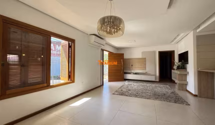 Casa plana com 4 dormitórios sendo uma suíte com closet à venda em Novo Hamburgo.